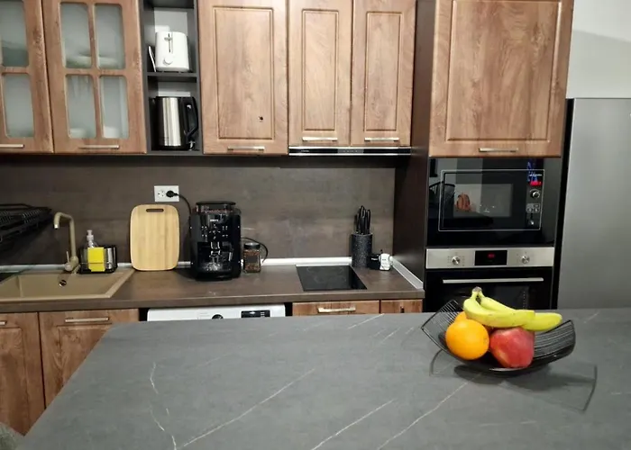 アパート Rebeka Apartment